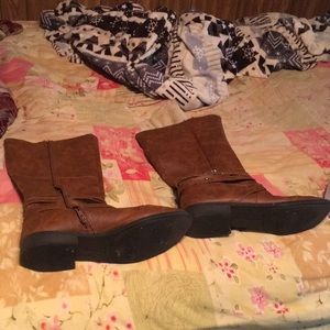 Tan riding mid-calf riding boots